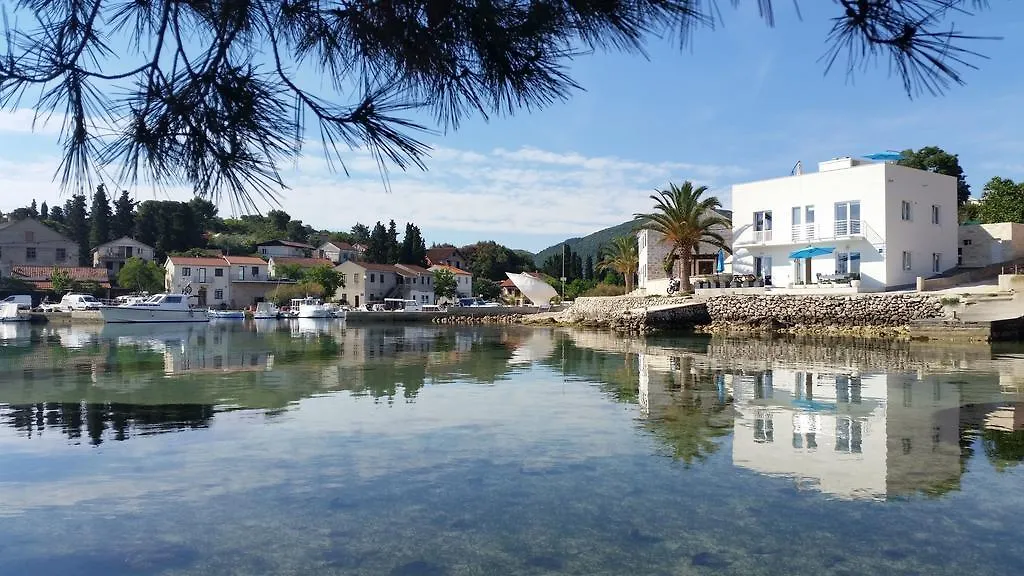 Apartments Sea Reflections Zman 0*,  Croatia